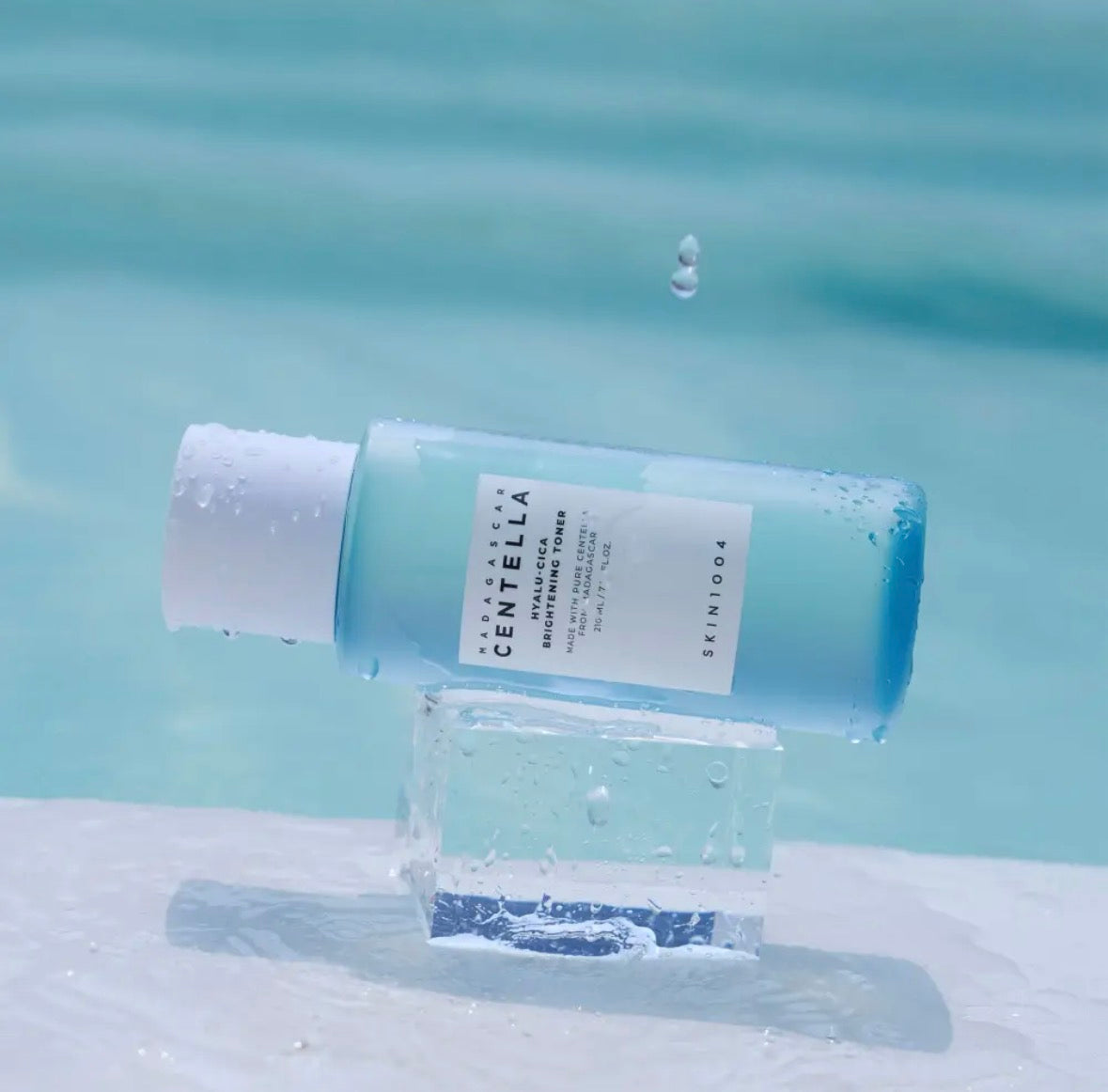Skin1004 Tonique Éclaircissant Hyalu‑Cica : Centella + AHA - 30/210ml